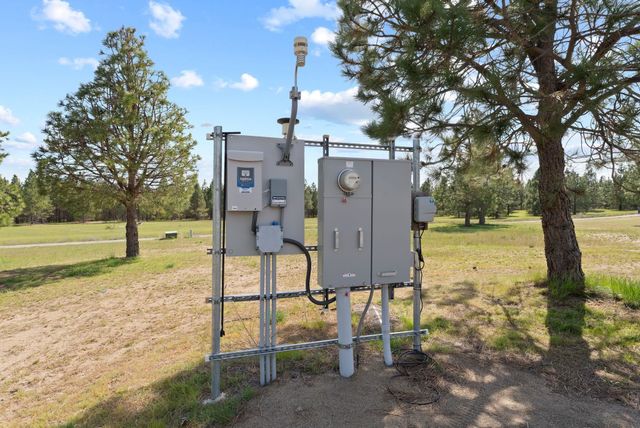 27907 N Bruce Rd, Chattaroy, WA 99003