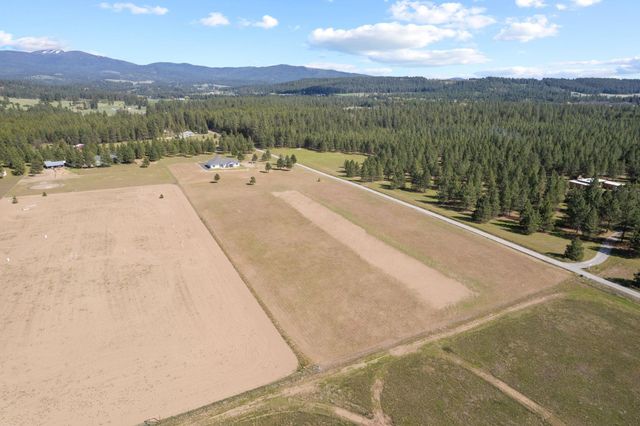 27907 N Bruce Rd, Chattaroy, WA 99003