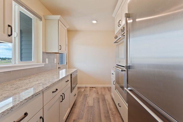 27907 N Bruce Rd, Chattaroy, WA 99003