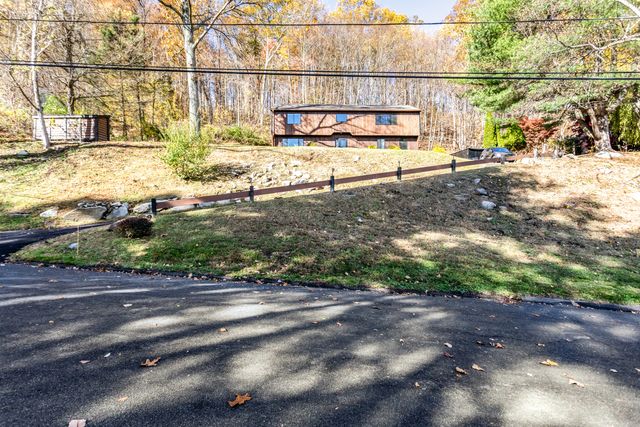 44 Princess Wenonah Drive, Shelton, CT 06484