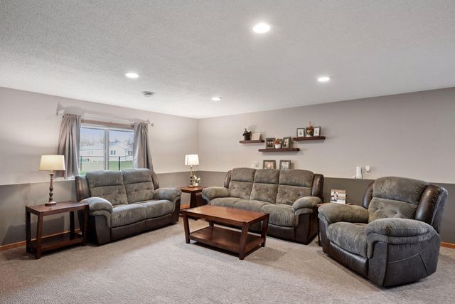 1863 Island View Circle, Hutchinson, MN 55350