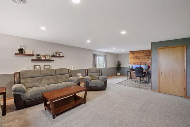 1863 Island View Circle, Hutchinson, MN 55350