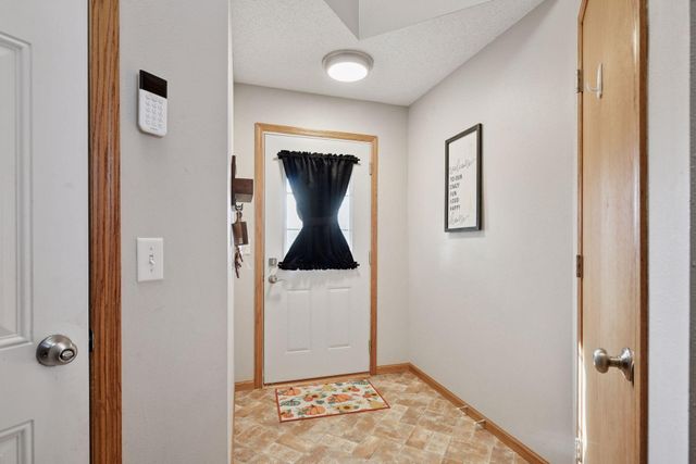 1863 Island View Circle, Hutchinson, MN 55350