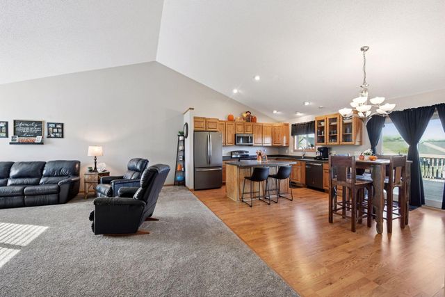 1863 Island View Circle, Hutchinson, MN 55350