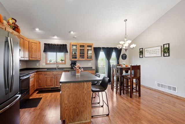 1863 Island View Circle, Hutchinson, MN 55350