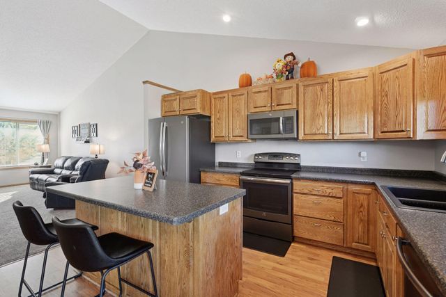 1863 Island View Circle, Hutchinson, MN 55350