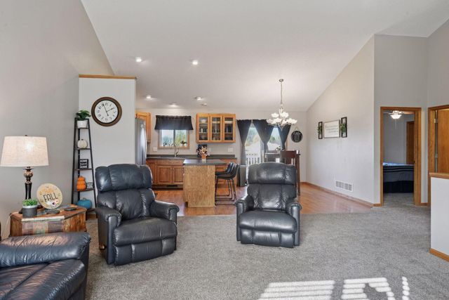 1863 Island View Circle, Hutchinson, MN 55350