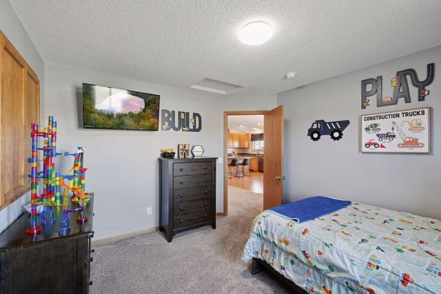 1863 Island View Circle, Hutchinson, MN 55350