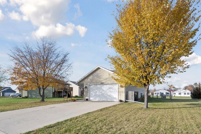 1863 Island View Circle, Hutchinson, MN 55350