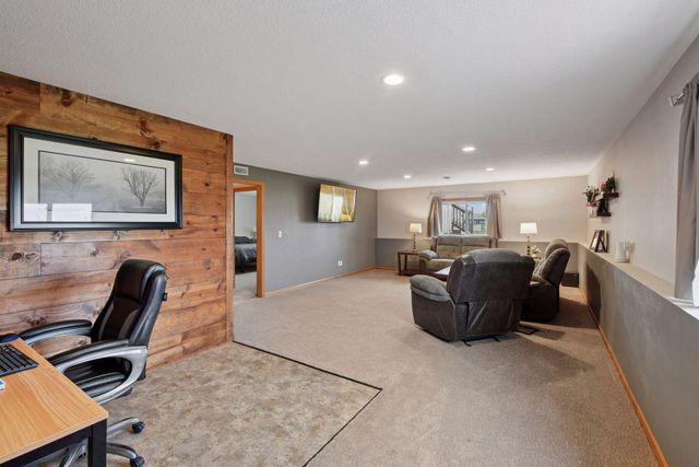 1863 Island View Circle, Hutchinson, MN 55350