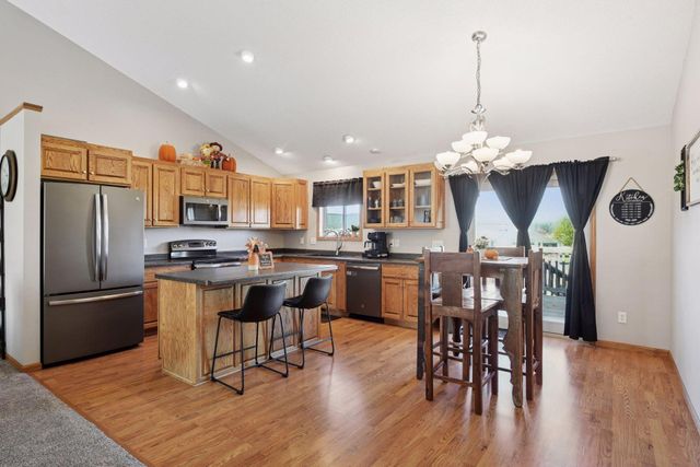 1863 Island View Circle, Hutchinson, MN 55350