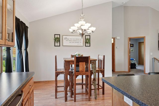 1863 Island View Circle, Hutchinson, MN 55350