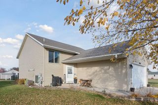 1863 Island View Circle, Hutchinson, MN 55350