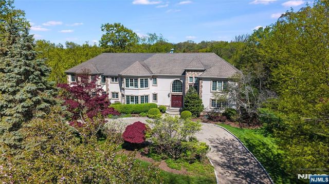 554 Hampton Hill Road, Franklin Lakes, NJ 07417