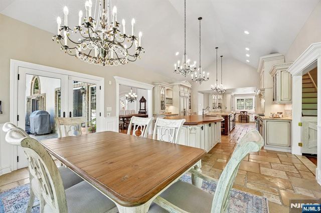 554 Hampton Hill Road, Franklin Lakes, NJ 07417