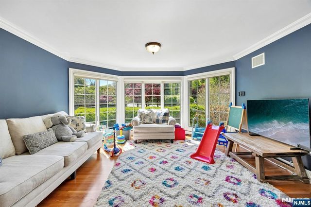 554 Hampton Hill Road, Franklin Lakes, NJ 07417