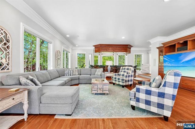 554 Hampton Hill Road, Franklin Lakes, NJ 07417