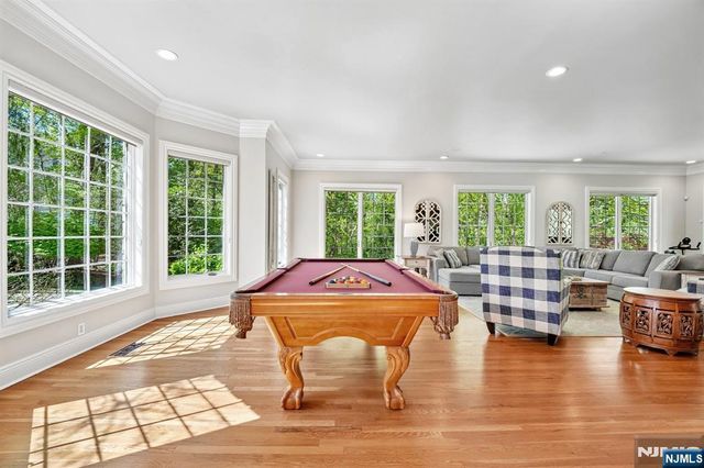 554 Hampton Hill Road, Franklin Lakes, NJ 07417