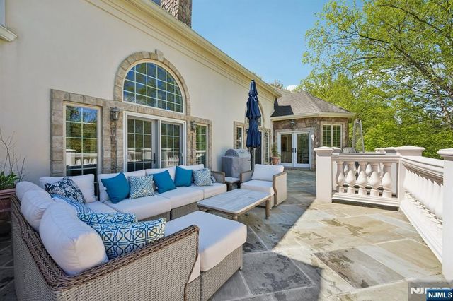 554 Hampton Hill Road, Franklin Lakes, NJ 07417