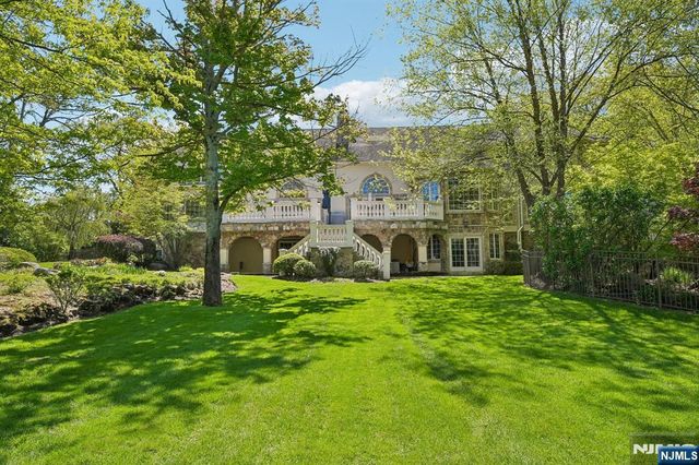 554 Hampton Hill Road, Franklin Lakes, NJ 07417
