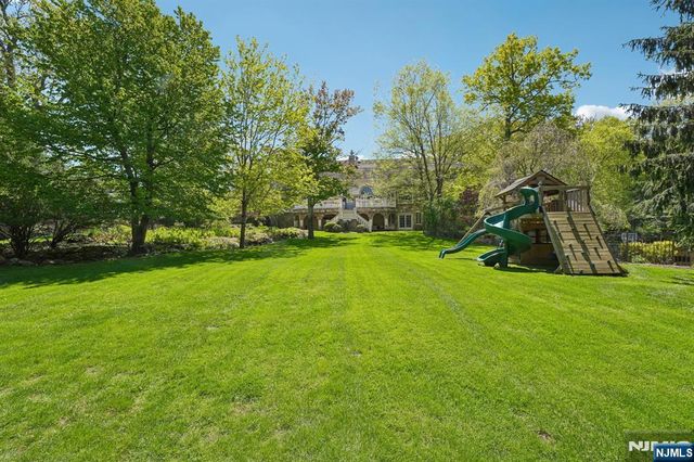 554 Hampton Hill Road, Franklin Lakes, NJ 07417