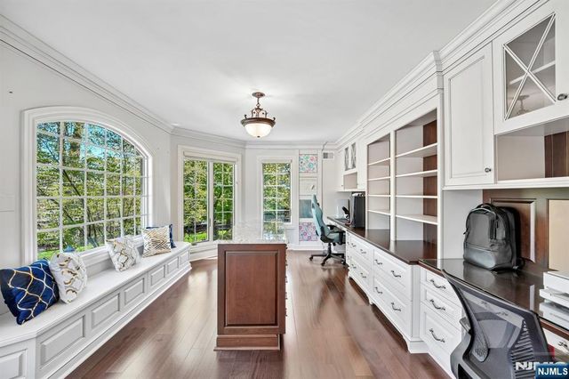 554 Hampton Hill Road, Franklin Lakes, NJ 07417