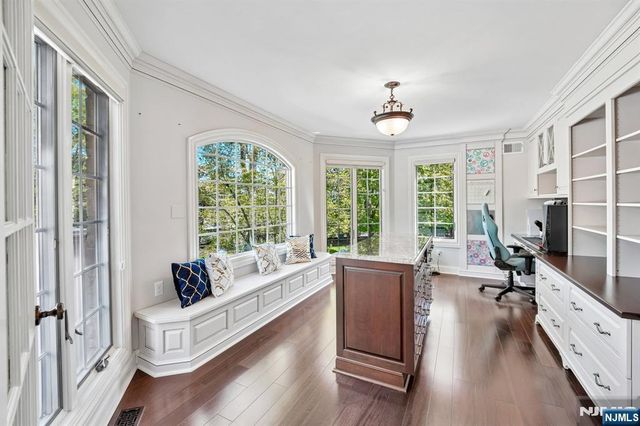 554 Hampton Hill Road, Franklin Lakes, NJ 07417