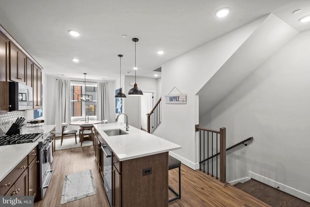 4966 LACHLAN MEWS, Alexandria, VA 22304