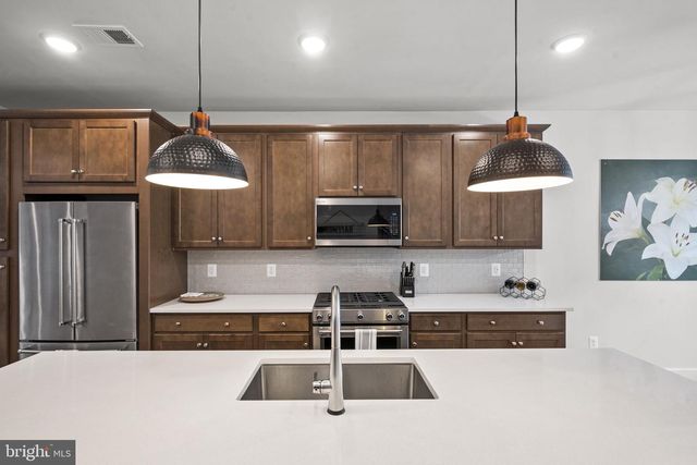 4966 LACHLAN MEWS, Alexandria, VA 22304