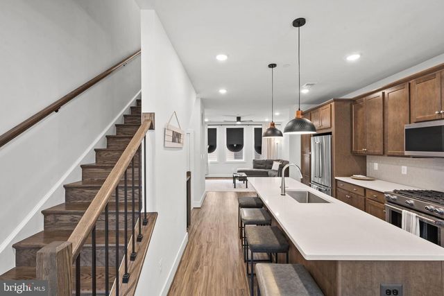 4966 LACHLAN MEWS, Alexandria, VA 22304