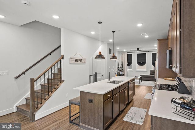 4966 LACHLAN MEWS, Alexandria, VA 22304