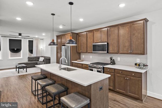 4966 LACHLAN MEWS, Alexandria, VA 22304