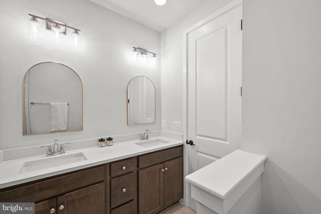 4966 LACHLAN MEWS, Alexandria, VA 22304