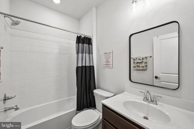 4966 LACHLAN MEWS, Alexandria, VA 22304