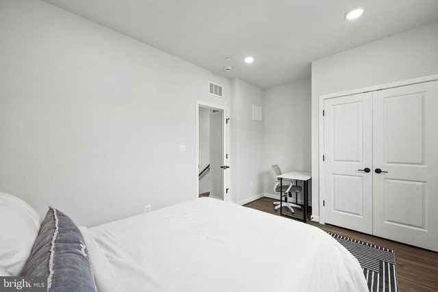 4966 LACHLAN MEWS, Alexandria, VA 22304