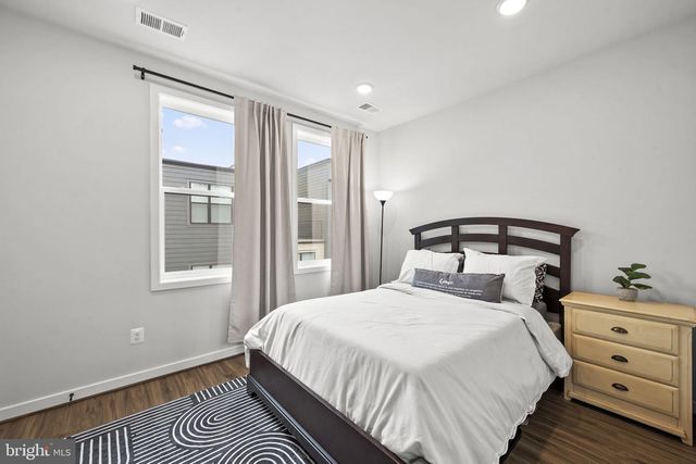 4966 LACHLAN MEWS, Alexandria, VA 22304