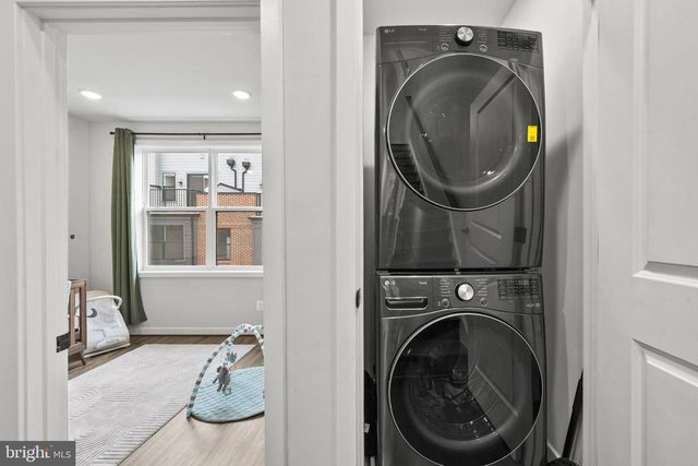 4966 LACHLAN MEWS, Alexandria, VA 22304