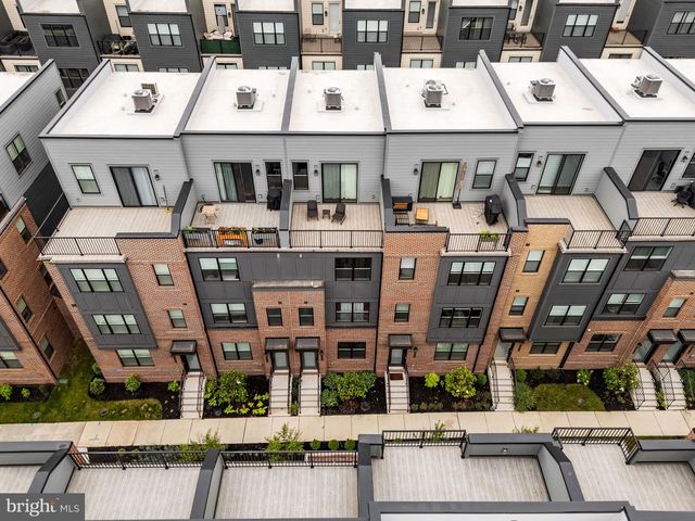 4966 LACHLAN MEWS, Alexandria, VA 22304