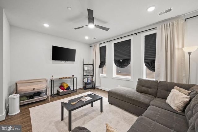 4966 LACHLAN MEWS, Alexandria, VA 22304