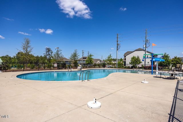 1869 Blue Jay Point, Apex, NC 27502