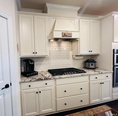 1869 Blue Jay Point, Apex, NC 27502