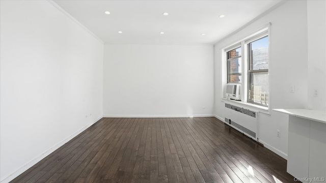 21 Barstow Road 6C, Great Neck, NY 11021