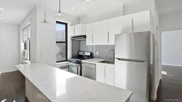 21 Barstow Road 6C, Great Neck, NY 11021