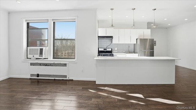 21 Barstow Road 6C, Great Neck, NY 11021