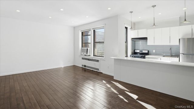 21 Barstow Road 6C, Great Neck, NY 11021