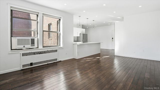 21 Barstow Road 6C, Great Neck, NY 11021