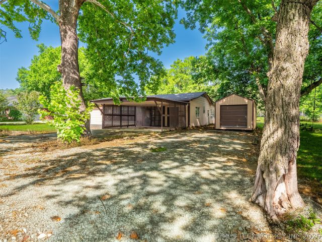 350 SW 4th Street, Krebs, OK 74554