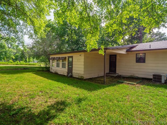 350 SW 4th Street, Krebs, OK 74554