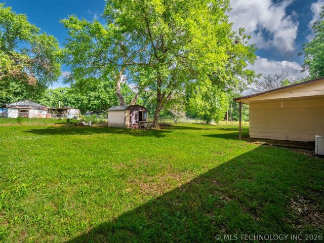 350 SW 4th Street, Krebs, OK 74554