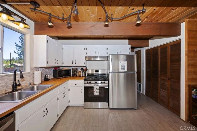551 Conklin Road, Big Bear Lake, CA 92315